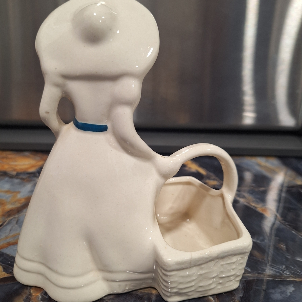 Vintage Napco Ceramic Victorian Ladies In Fancy Dresses And Bonnets Planters - Picture 9 of 13
